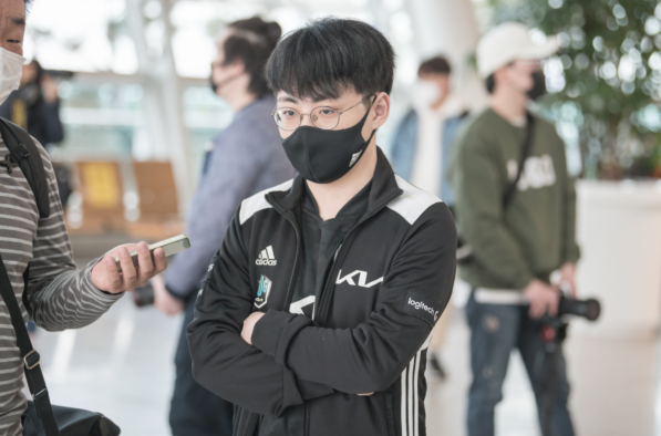 开云-关于TES翻盘DFM，Lehends开启传奇时刻强强对话小组赛，留下经典瞬间的信息